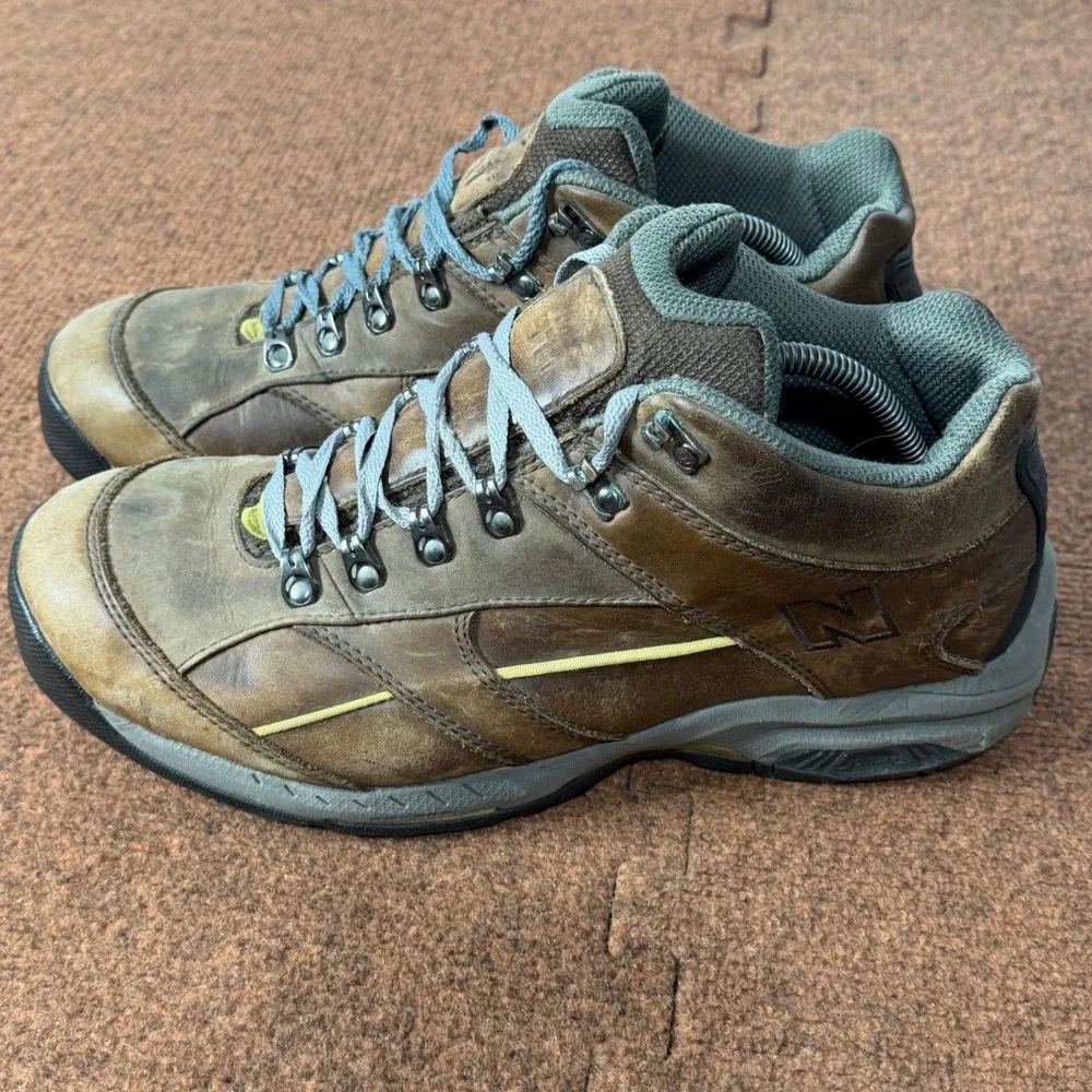 New Balance 977 Country Walking Shoes Mens 12 4E Brown Leather Waterproof MW977B